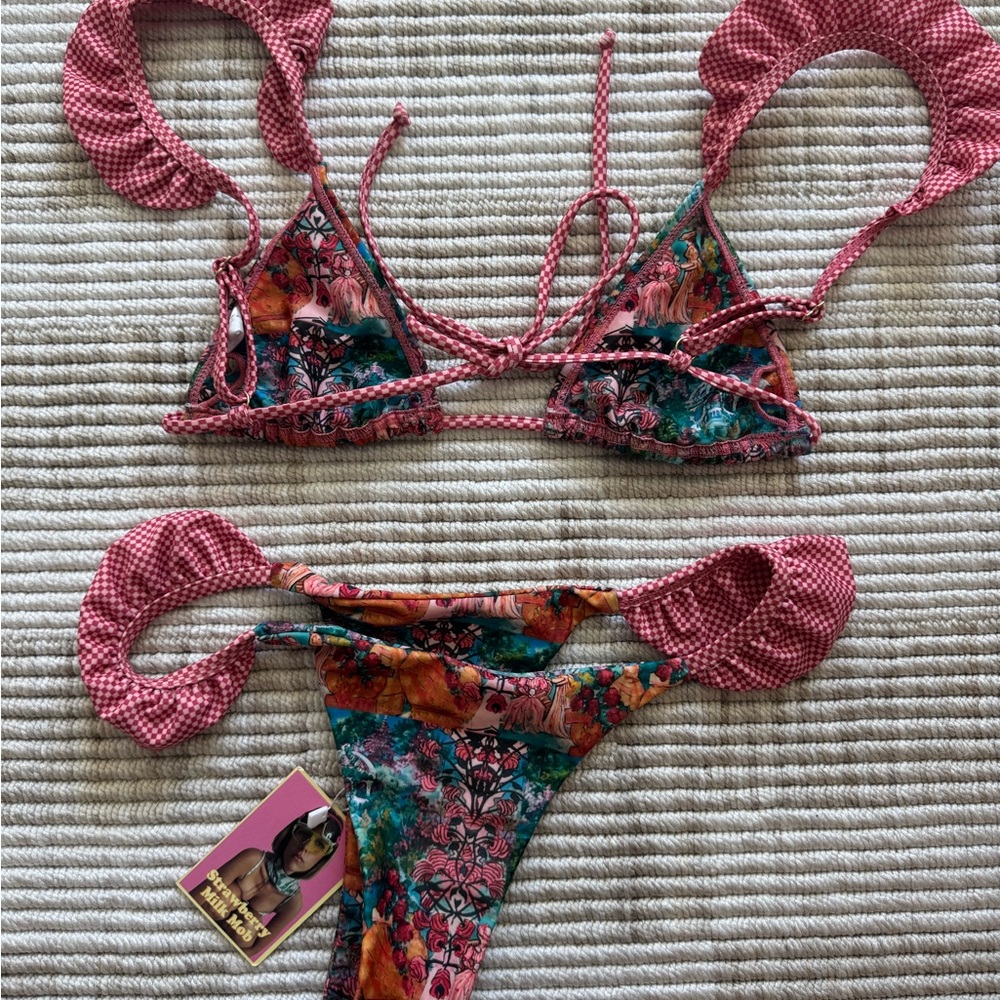 Strawberry Milk Mob Poison Ivy Bikini - Picture 4 of 4